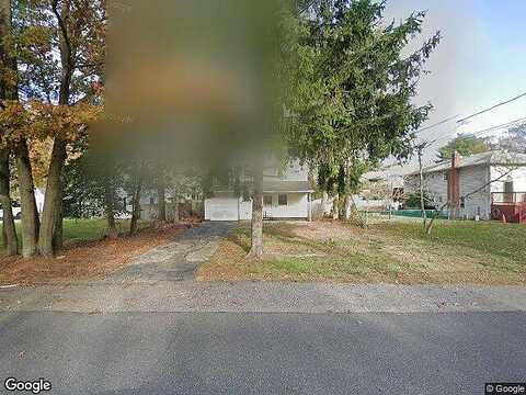 Woodland Dr, EAST ISLIP, NY 11730