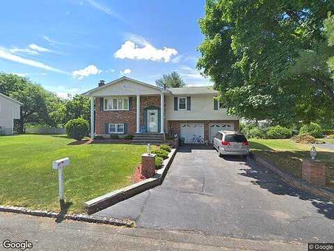 Lake Nanuet Dr, NANUET, NY 10954