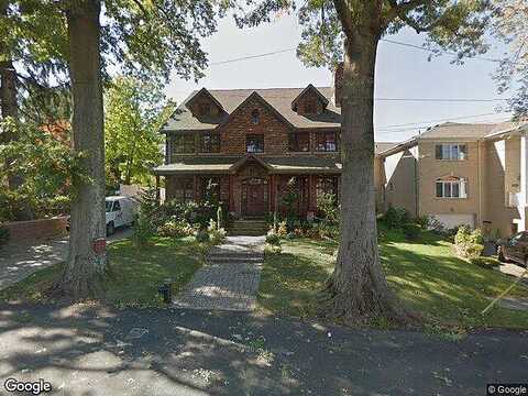 215Th, BAYSIDE, NY 11360