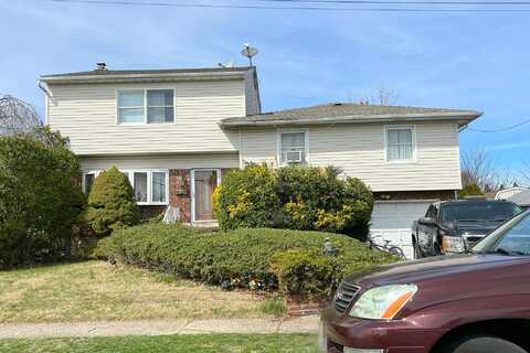 Genesse Street, Hicksville, NY 11801