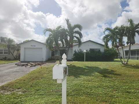 Pine Manor, LAKE WORTH, FL 33467