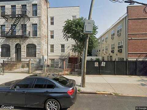 Putnam, BROOKLYN, NY 11221