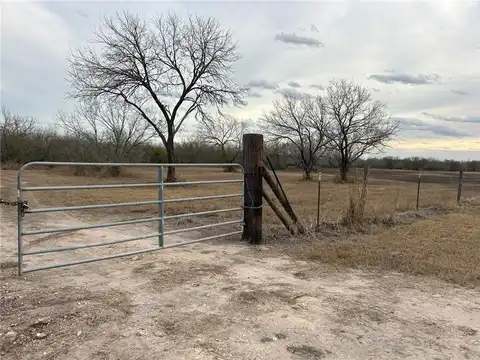 318 County Road 3032, Orange Grove, TX 78372