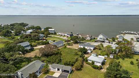 189 Shore Drive, Salter Path, NC 28512