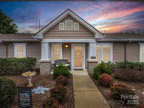 5303 Wood Duck Way, Hendersonville, NC 28792