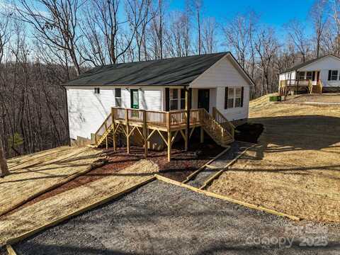 5225 Howard Gap Road, Saluda, NC 28773