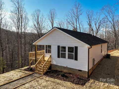 5227 Howard Gap Road, Saluda, NC 28773