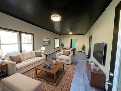 924 Creston Avenue, Des Moines, IA 50315