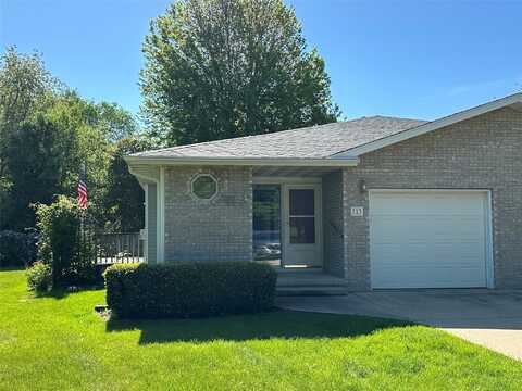 723 N 6th Avenue Circle, Winterset, IA 50273