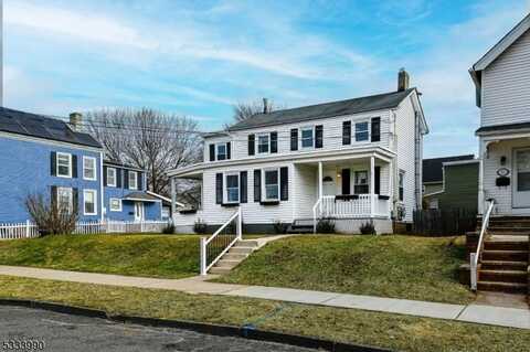 28 Doughty St, Raritan, NJ 08869