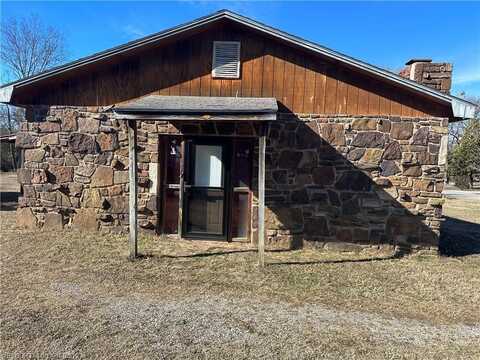 99 Mecca ST, West Fork, AR 72774