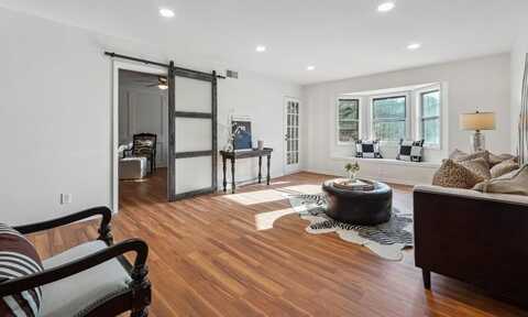 6851 Roswell Road, Sandy Springs, GA 30328