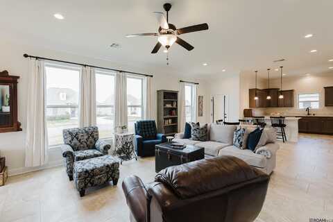 41236 Coastline Ave, Gonzales, LA 70737