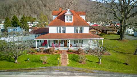 16 Park Pl, Richwood, WV 26261