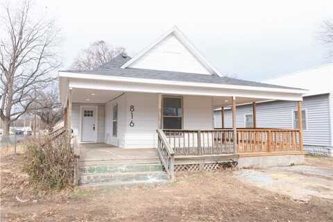 816 W 3rd Street, Pittsburg, KS 66762