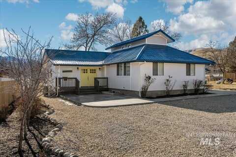 115 Payette River Rd, Horseshoe Bend, ID 83629