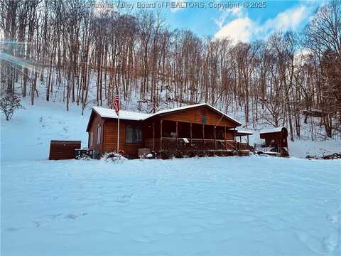 3064 Middle Fork Drive, Charleston, WV 25314