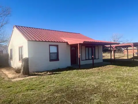 1692 Avenue, Levelland, TX 79336