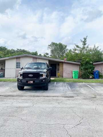 6841 NW 30th St, Sunrise, FL 33313