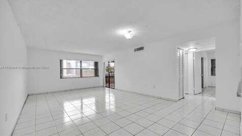 460 W Park Dr, Miami, FL 33172