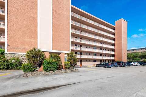 301 NE 14th Ave, Hallandale Beach, FL 33009