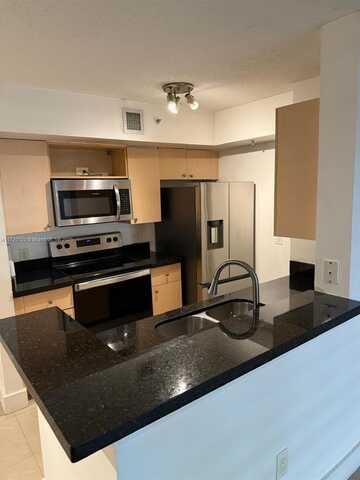 2433 Centergate Dr, Miramar, FL 33025