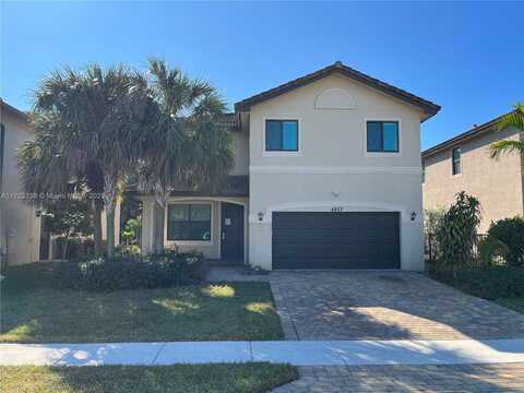 4853 Pond Pine Way, Green Acres, FL 33463