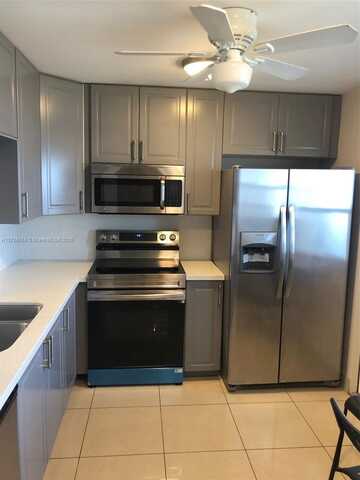 319 NE 14th Ave, Hallandale Beach, FL 33009