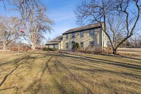 N61w29545 S Woodfield Rd, Hartland, WI 53029