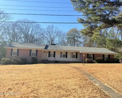 820 Ave Of Pines Street, Grenada, MS 38901