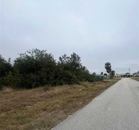 657 CAPE TERRACE NW, PORT CHARLOTTE, FL 33952