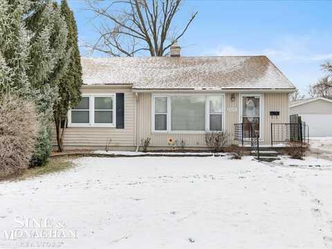 23090 Detour, Saint Clair Shores, MI 48082