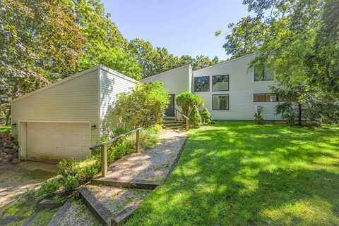 76 Peconic Hills Drive, Southampton, NY 11968