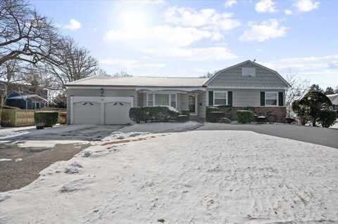 10 Angela Lane, Bay Shore, NY 11706