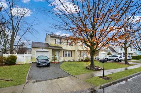 33 Beech Street, Central Islip, NY 11722