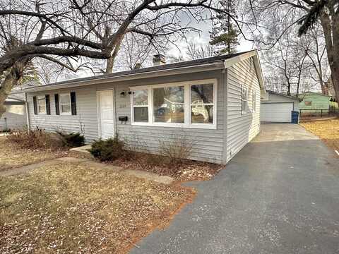 2105 N GROVE Avenue, Waukegan, IL 60085