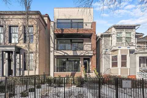 818 W Altgeld Street, Chicago, IL 60614