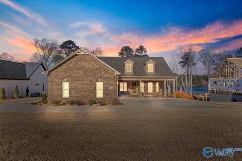 565 Goose Pond Island Drive, Scottsboro, AL 35769