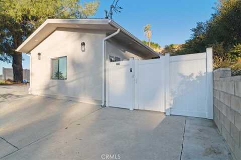 9999 Lanark Street, Sun Valley, CA 91352