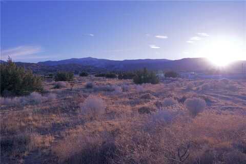 9620 Mescalero Road, Phelan, CA 92371