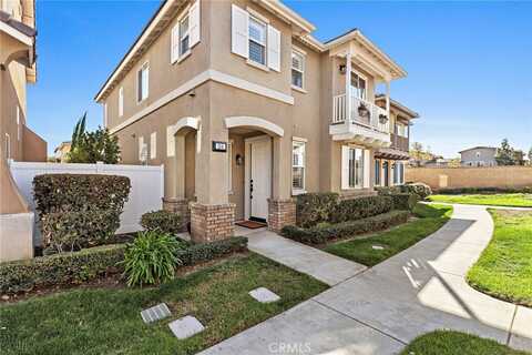 114 Saint James, Irvine, CA 92606