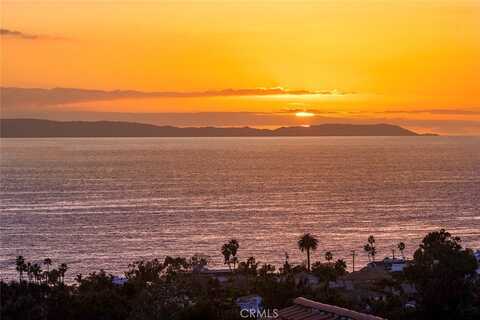 830 Temple Hills Drive, Laguna Beach, CA 92651