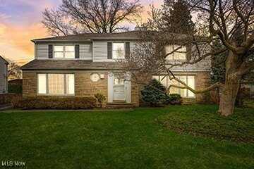 24039 Shelburne Road, Shaker Heights, OH 44122