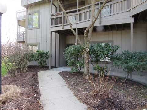 2284 Stone Creek Trail, Cuyahoga Falls, OH 44223