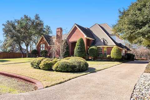 8921 Crest Ridge Drive, Fort Worth, TX 76179