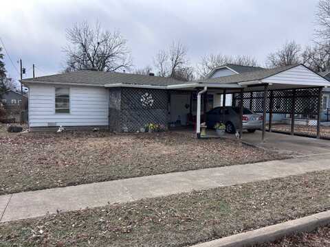 119 Adams Ave, Blackwell, OK 74631