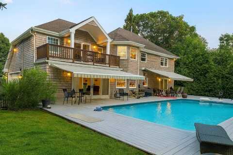 31 Westwood Drive, Sag Harbor, NY 11963