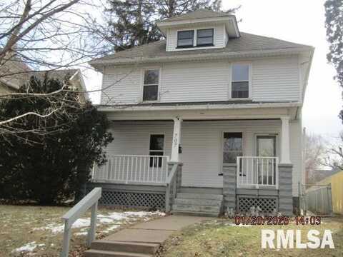 707 W 17TH Street, Davenport, IA 52804