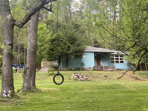 307 Rockport Road, Weatherly, PA 18255