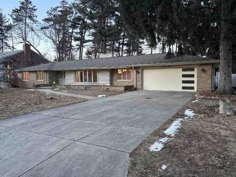 1690 FOREST GLEN Drive, GREEN BAY, WI 54304